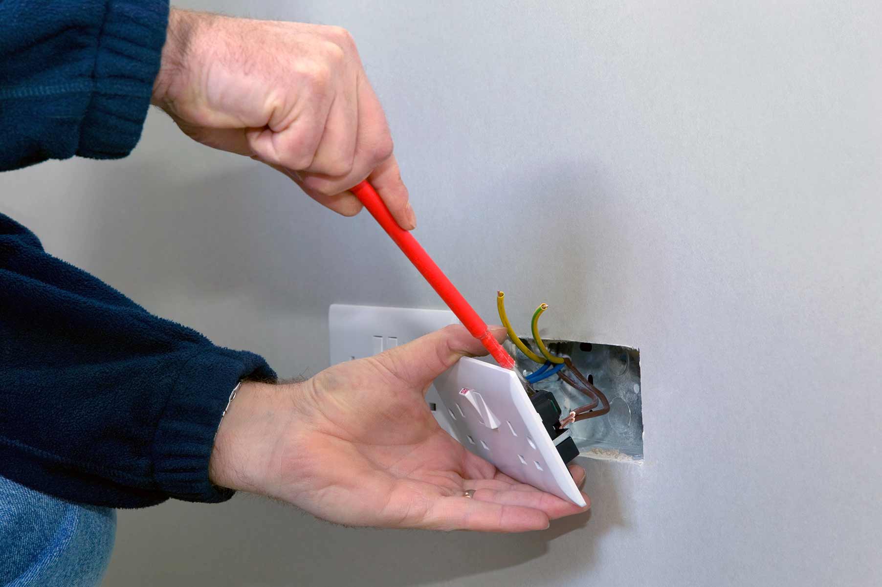 Our electricians can install plug sockets for domestic and commercial proeprties in Hellesdon and the local area. 